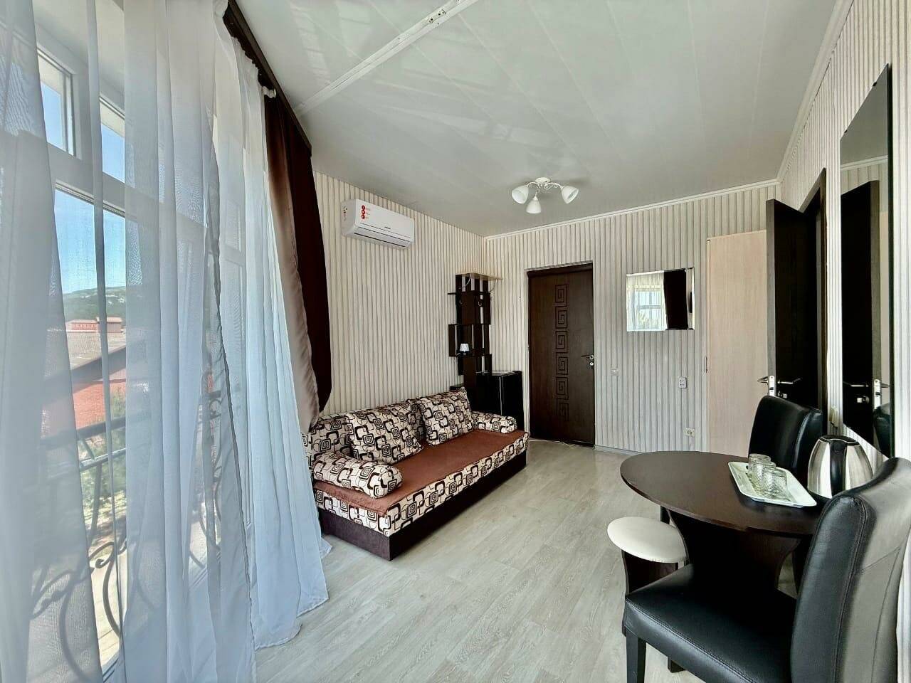 Фотографии номера Семейный номер в Гостевом доме Роза ветров Геленджик