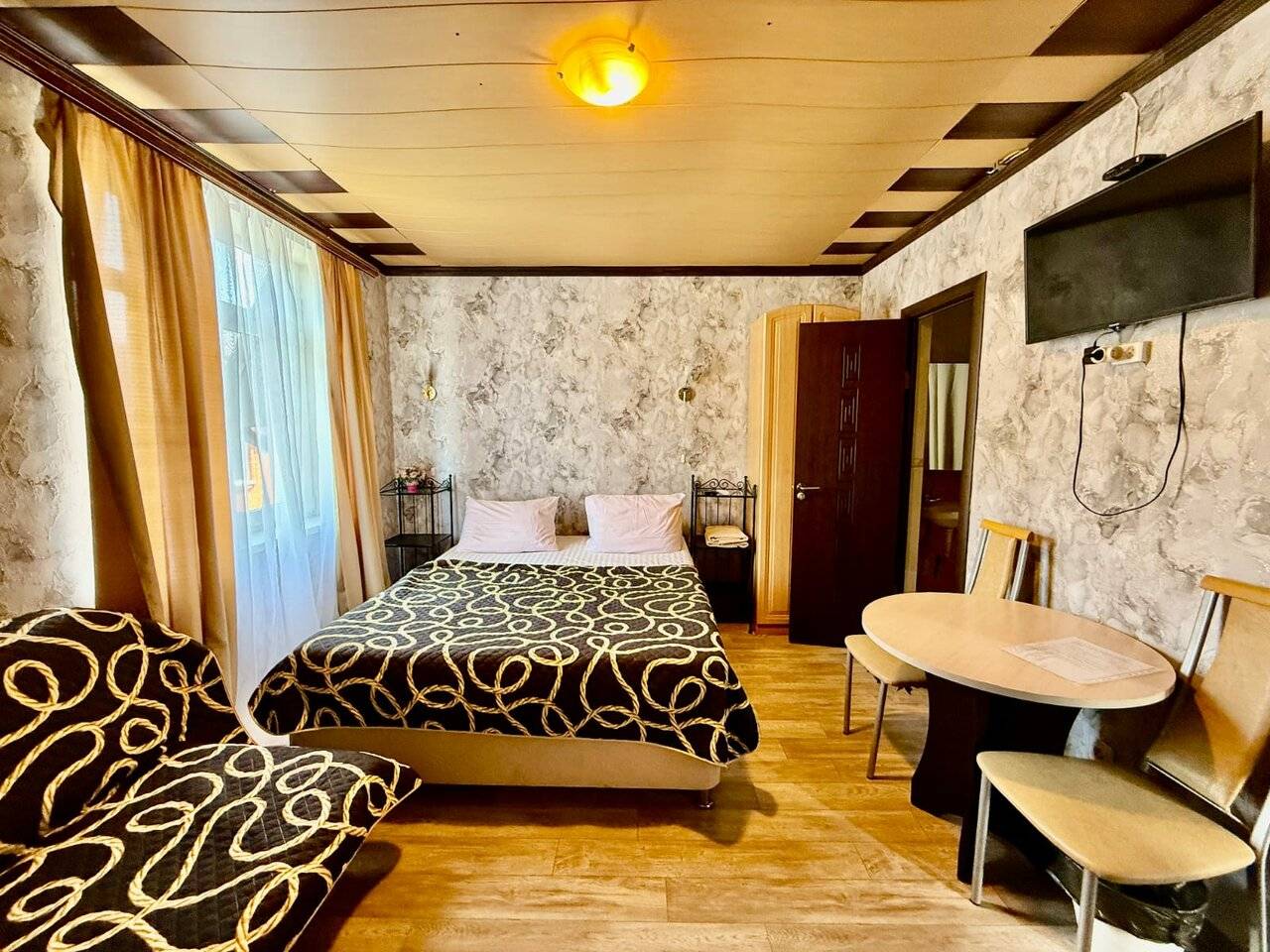 Фотографии номера Трехместный номер в Гостевом доме Роза ветров Геленджик